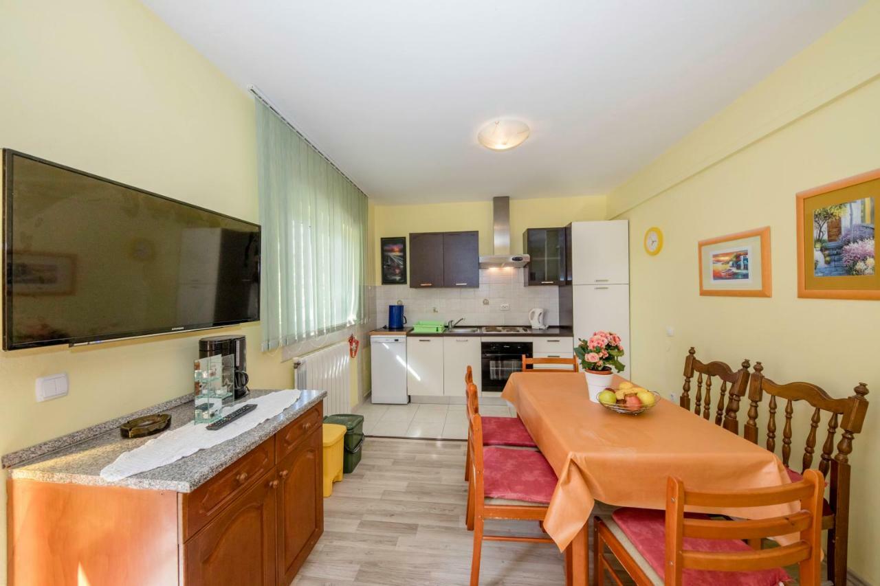 Marina Apartment Rab Town